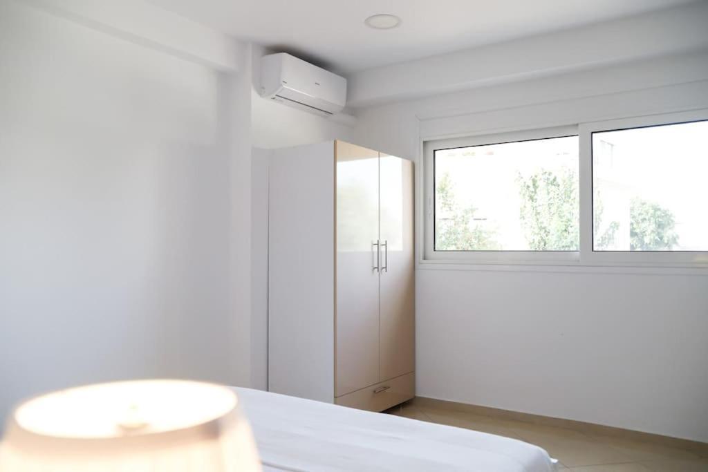 Cozy Apartment Near Airport 코로피온 외부 사진