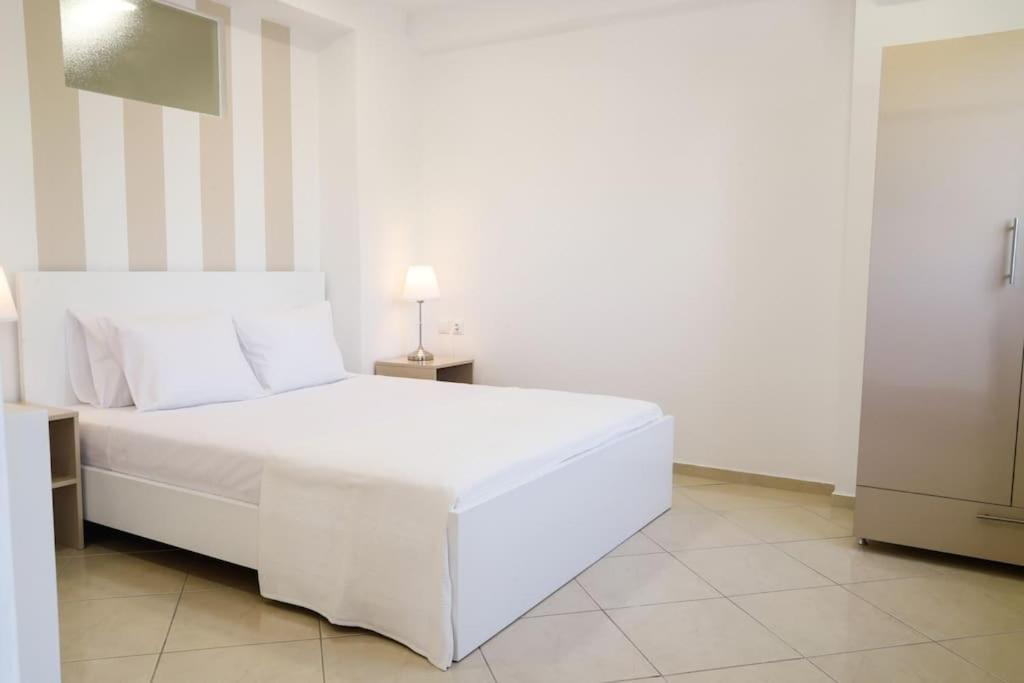 Cozy Apartment Near Airport 코로피온 외부 사진