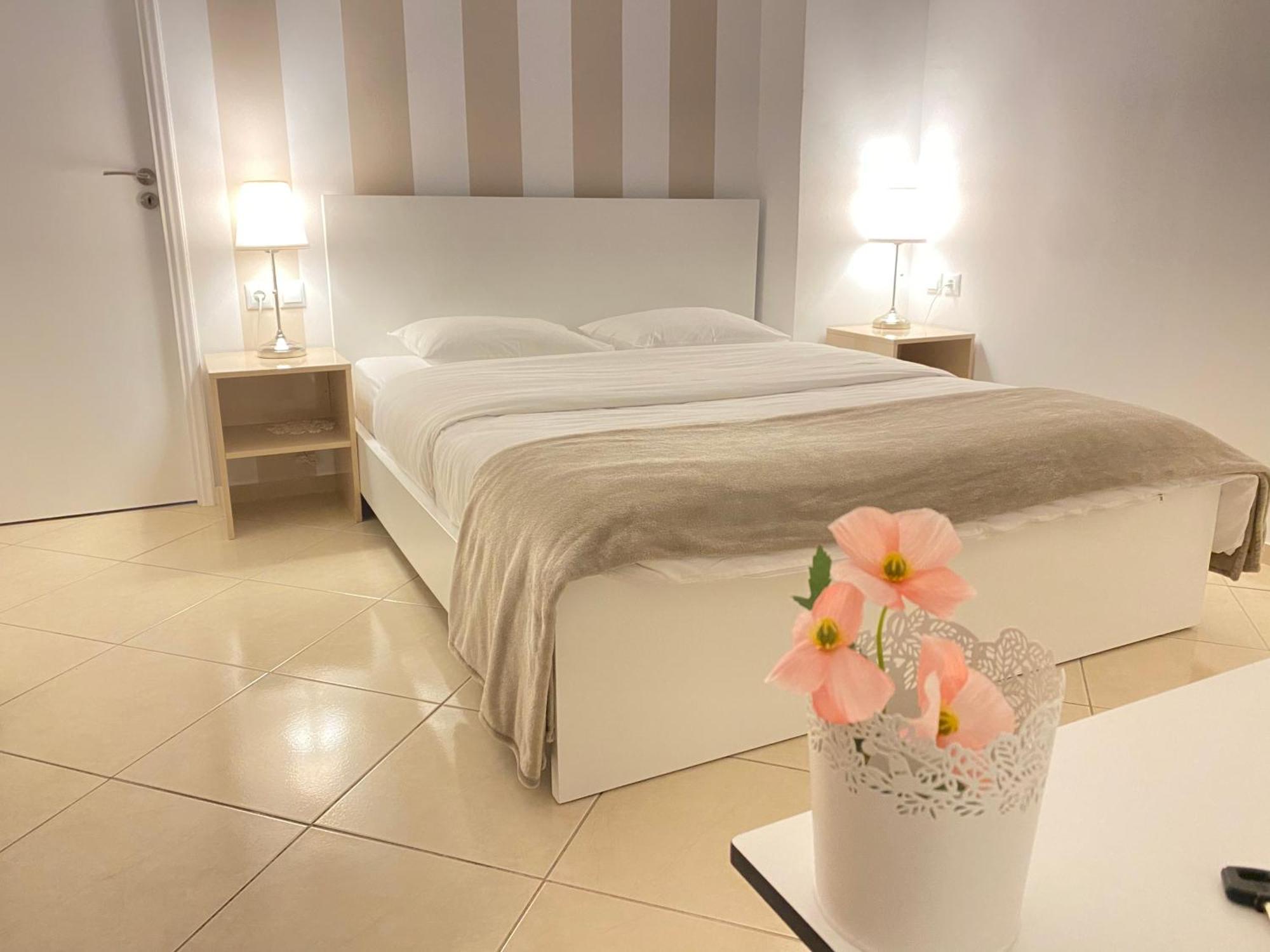 Cozy Apartment Near Airport 코로피온 외부 사진